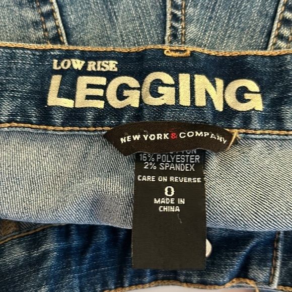 New York & Company Medium Wash Denim Moto Style Low Rise Legging Jeans Size 0 - Picture 7 of 7